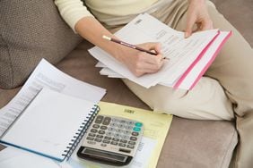 La jubilación mínima se estira hasta $505.748 con el bono y la AUH perfora los $156.000 por hijo en octubre