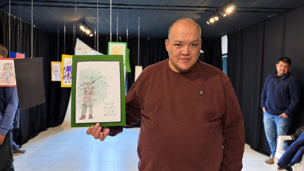 Una esquina con dibujos: Daniel y los personajes que le cambiaron la rutina en Aluminé
