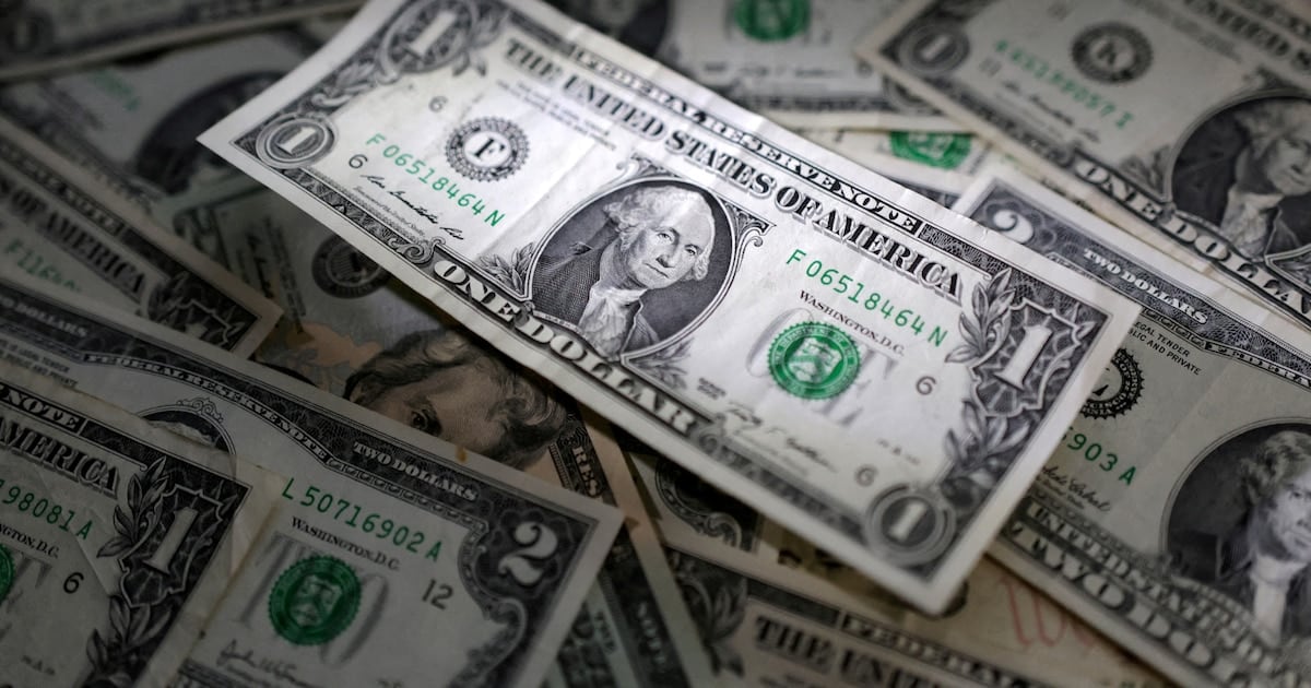 La pizarra del Banco Nación cedió cinco pesos en una semana y cerró en $1.540: el blue quedó clavado en $1.560