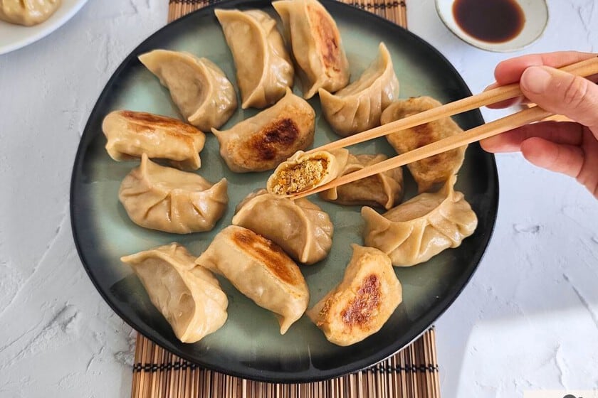 Gyozas vegetarianas con tofu y shiitake: la receta casera para obtener unas treinta unidades de masa crocante y relleno jugoso