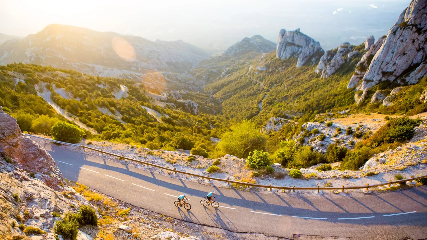 El Grand Tour catalán: una vuelta de dos mil kilómetros que une mar, monasterios y alta montaña desde Barcelona