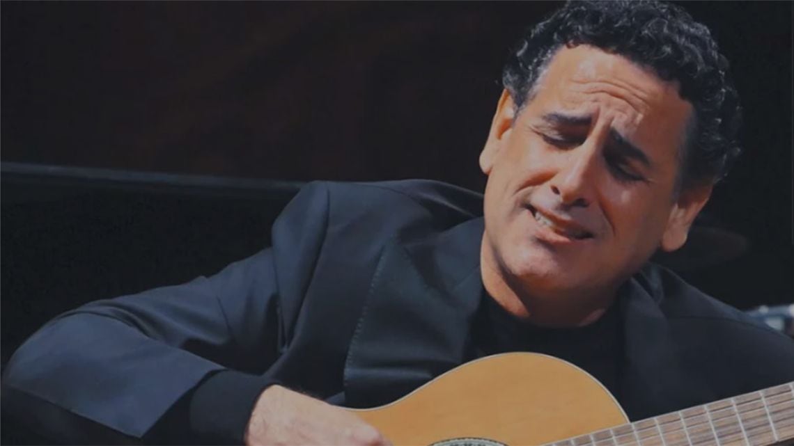 La noche en que Juan Diego Flórez bajó del Olimpo operístico y se sentó a cantarnos un tango