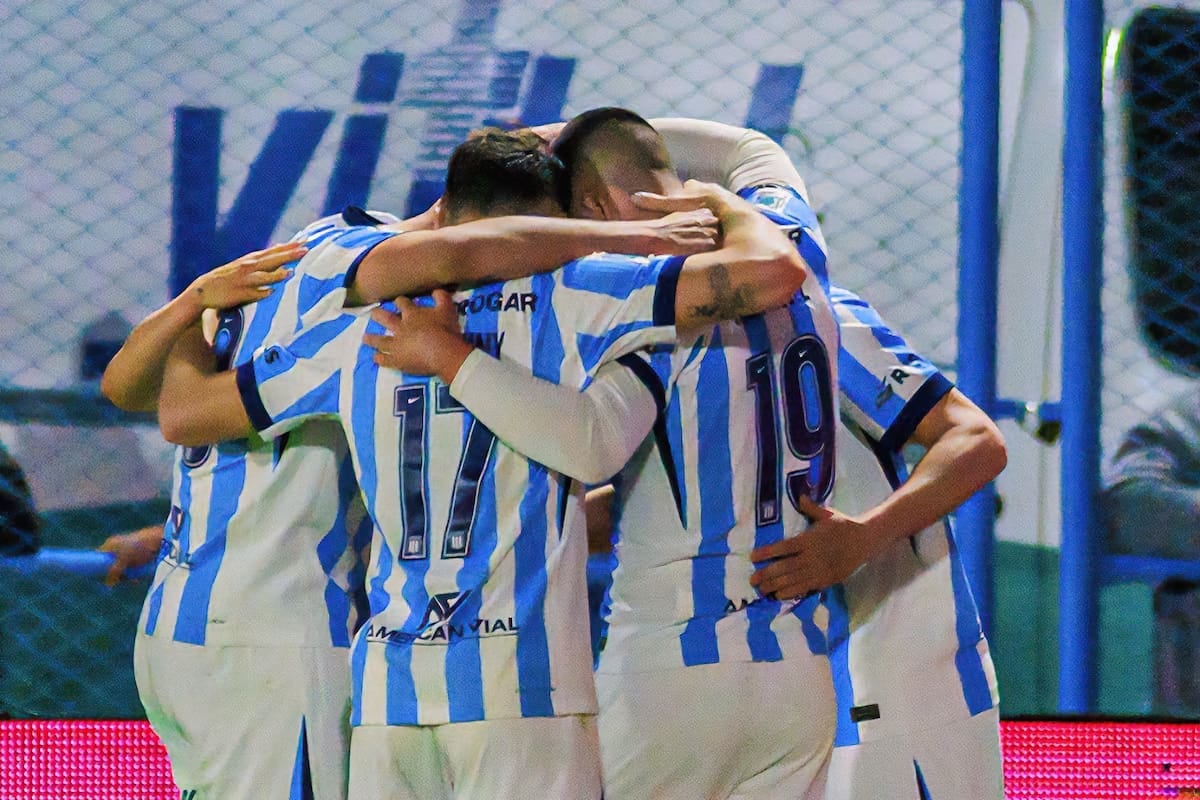 Racing ganó en Río Cuarto y se prendió arriba mientras busca técnico: el debut de Romer que entró sentado y se levantó campeón