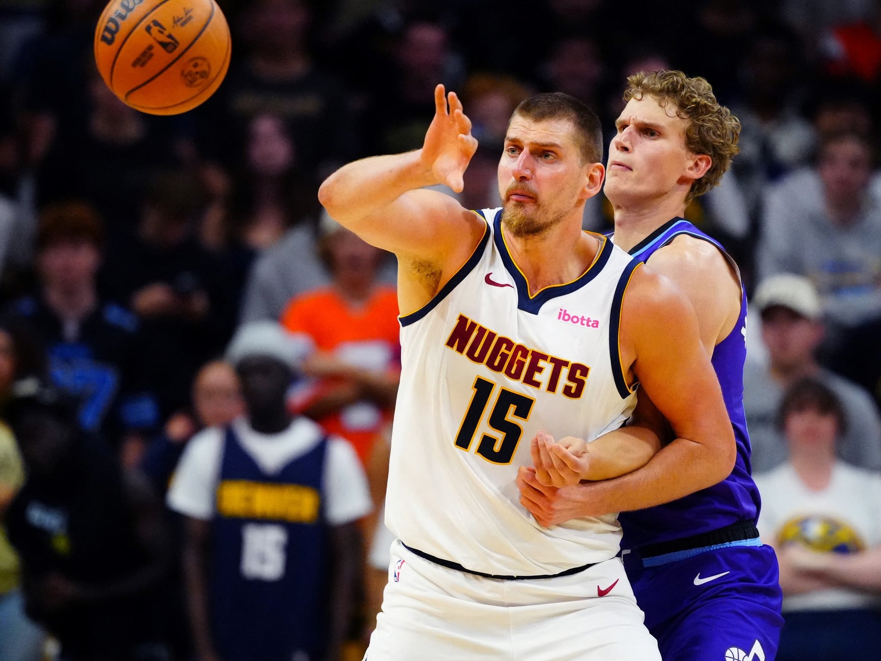 El pase de Jokic que vale la pena volver a ver: Denver cayó en su primer ensayo