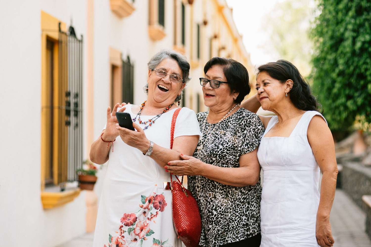 A los 85, con la valija siempre lista: la historia de Sandra y Eleanor, dos amigas tejanas que ya le dieron la vuelta al mundo
