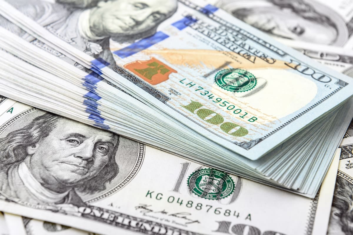 El dólar retoma la semana en calma tras el fin de semana largo y la inflación porteña de septiembre se ubica en 1,8%