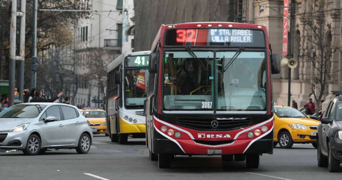 Del boleto al bolsillo: por qué el colectivo ya no es la misma opción para millones de argentinos