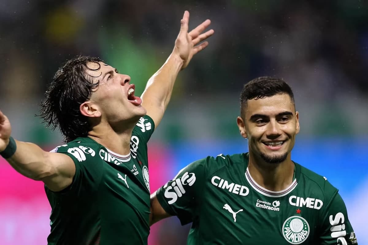 Giay se sacó la mufa con un doblete histórico y Seedorf se calza el buzo de Corinthians en medio del incendio