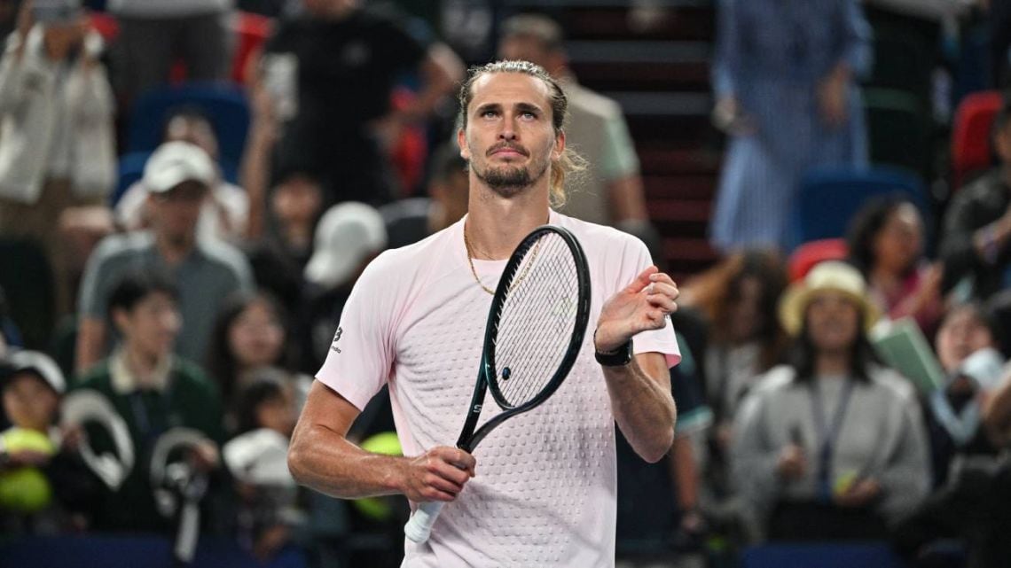 Zverev la peleó hasta el último tie-break y sigue firme en Shanghái