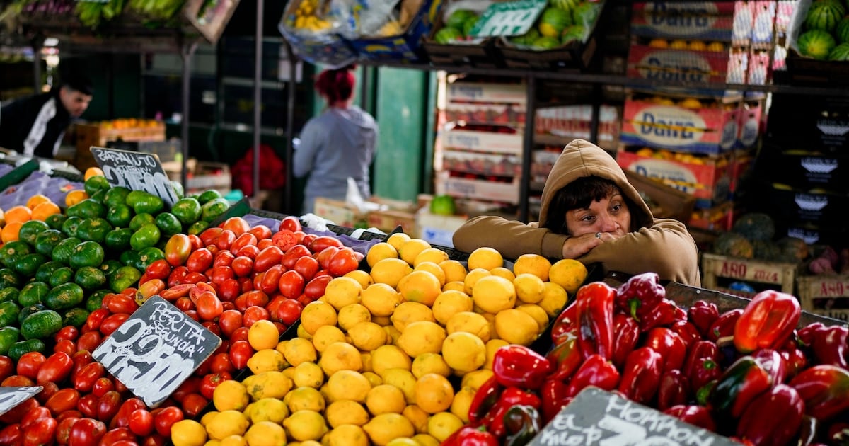 La mesa de septiembre en la Argentina: tomate por las nubes y lechuga con descuento