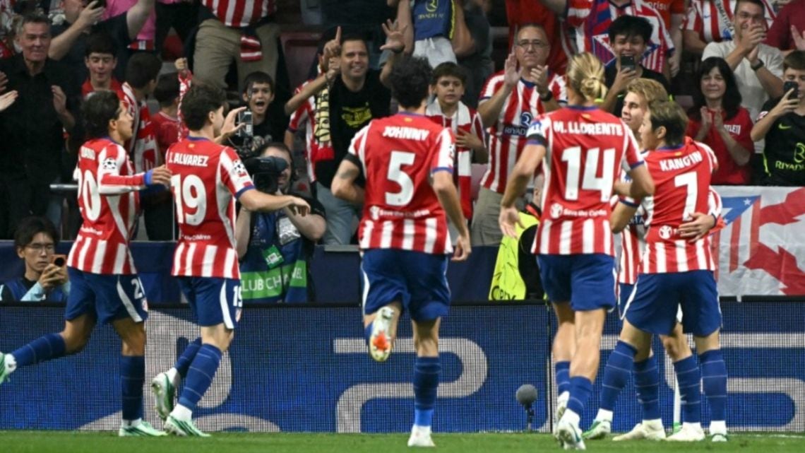 El Atleti recuperó la vertical y dejó al United masticando bronca en el Metropolitano
