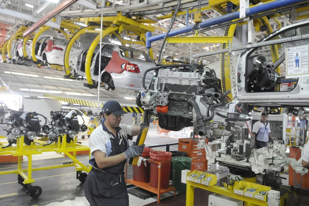 La industria volvió a operar con más del 40 por ciento de su capacidad sin uso y la recuperación queda lejos del año pasado
