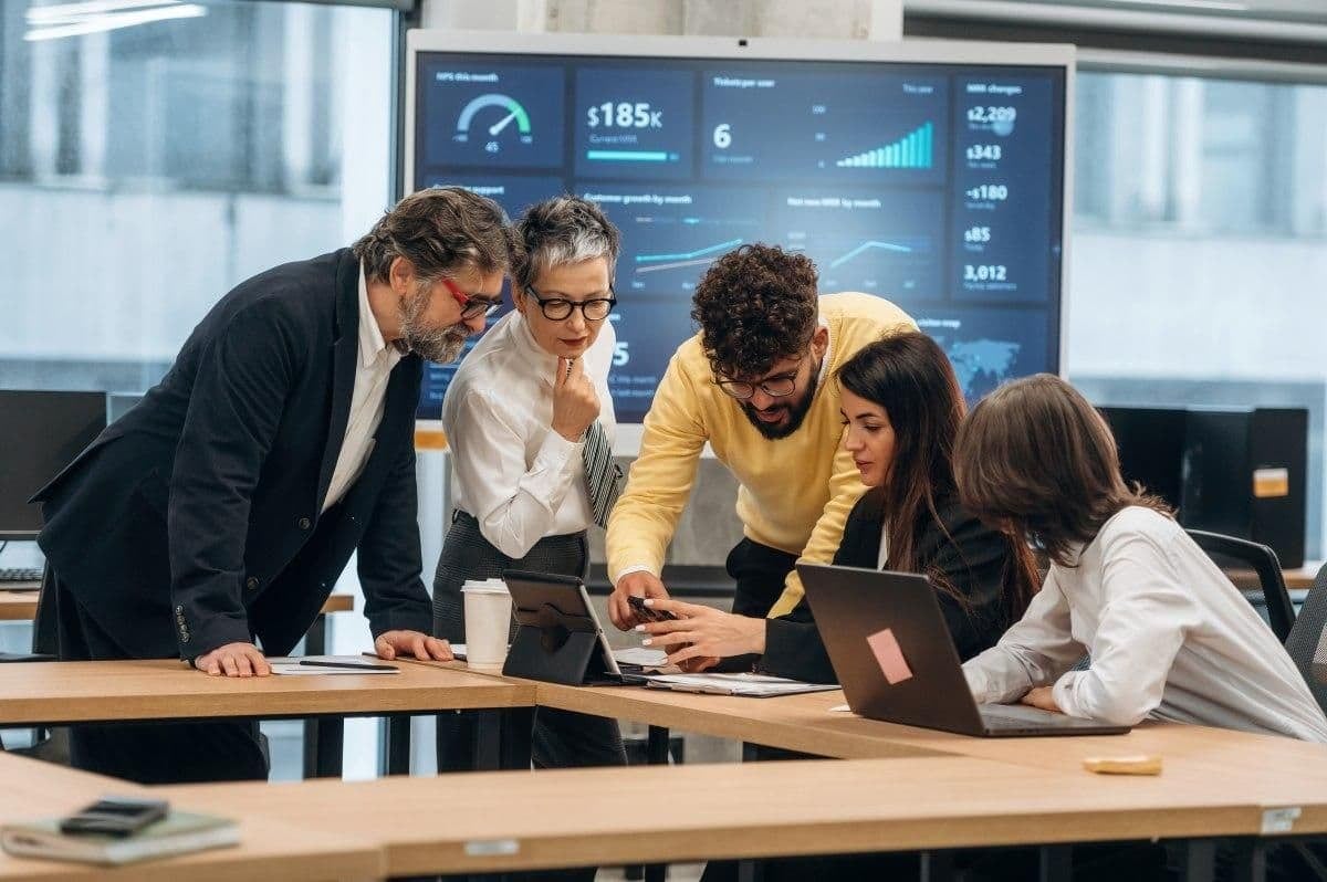 Doce de cada cien: el precio que un peruano está dispuesto a pagar por romper las reglas digitales de su propia empresa