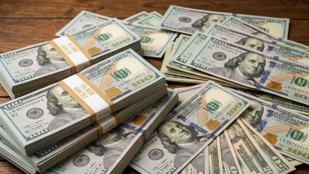 La pizarra arrancó la semana con el blue a $1.555 y el oficial clavado en $1.535: la diferencia es de apenas veinte pesos