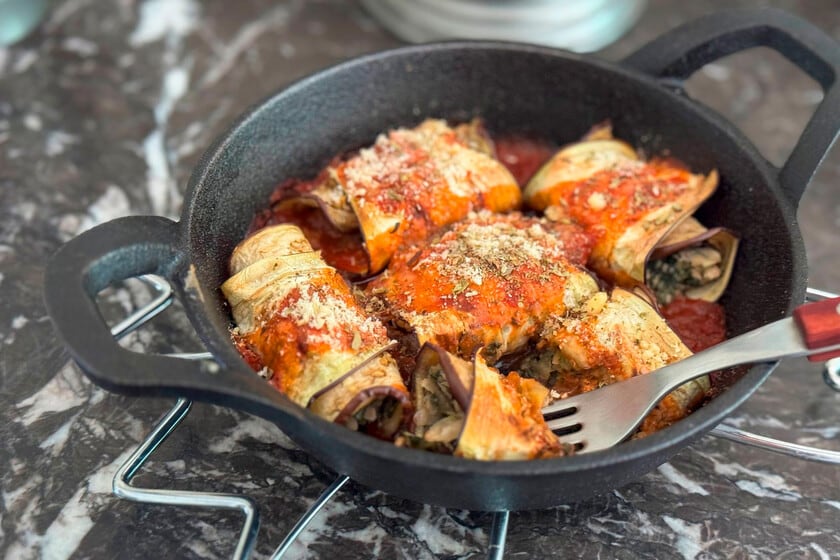 Rollitos de berenjena al horno: una receta vegetal que se resuelve en menos de treinta minutos