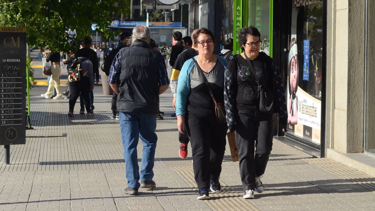 El Día de la Madre en Neuquén: ticket más alto, regalos más flacos y la tarjeta siempre en la mano
