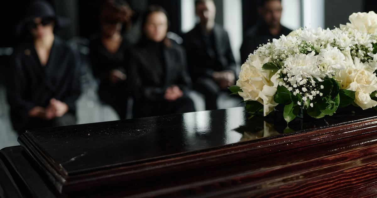 Los quince mil pesos que ANSES paga por duelo: el subsidio que casi nadie conoce y que muchos funerales argentinos ya dejaron chico
