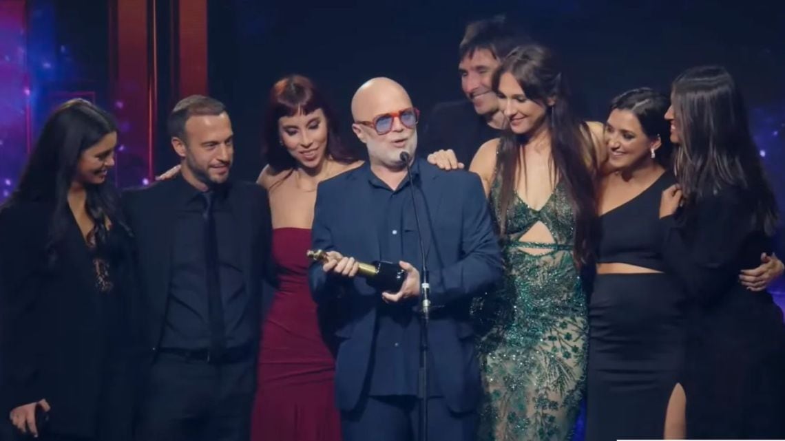 La radio argentinarilega sus premios y pone a María O'Donnell en el centro de la noche