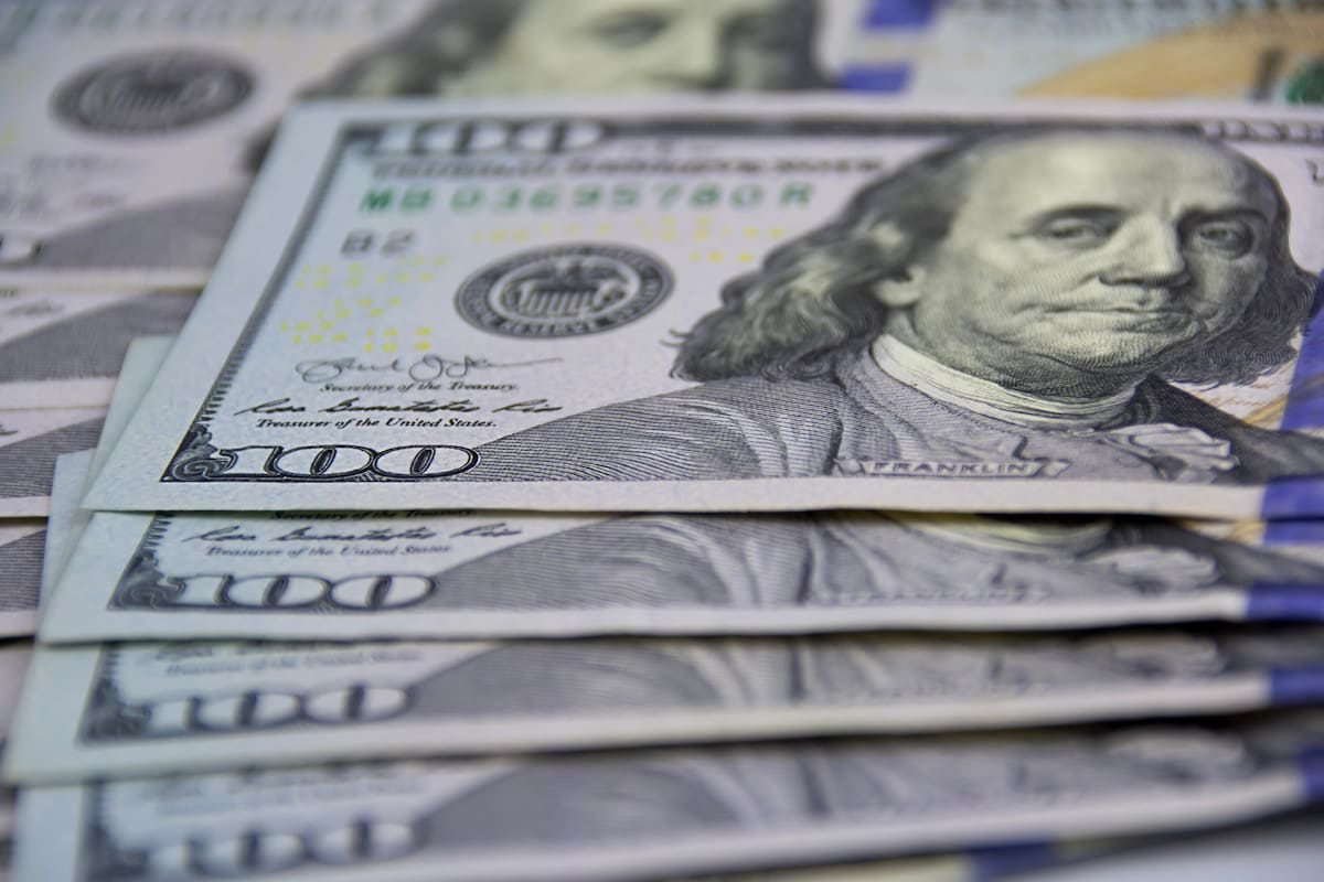El dólar cierra el viernes con una brecha mínima y preciosMinoristas en ascenso